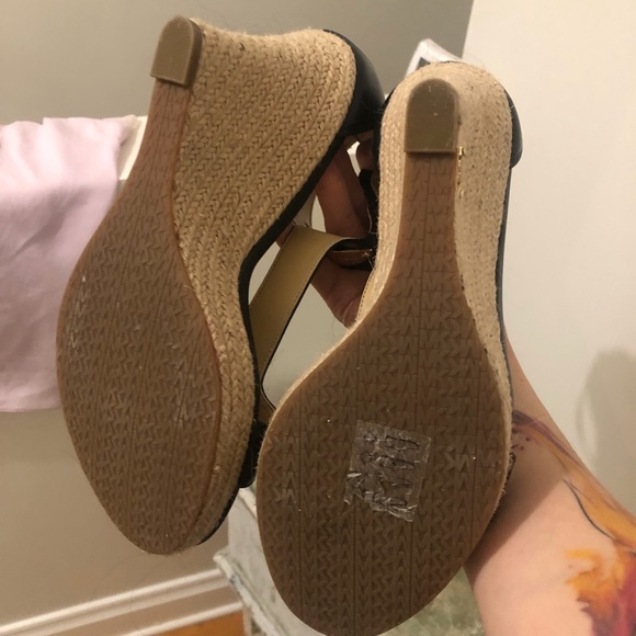 Black and gold wedges - Picture 2 of 7